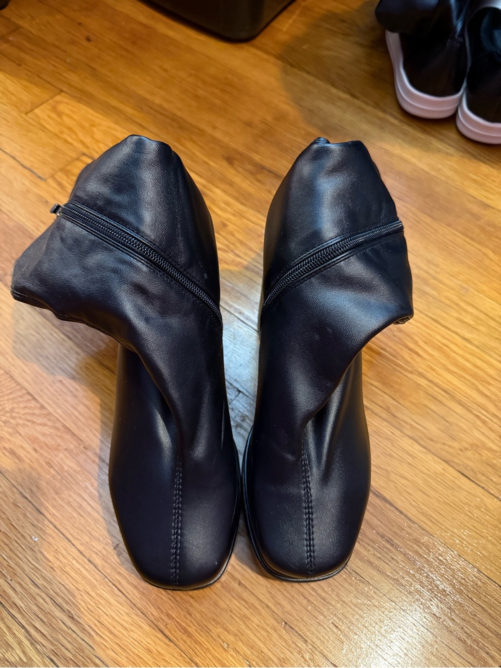 Black Women’s Zip-Front Stretch Ankle Boots